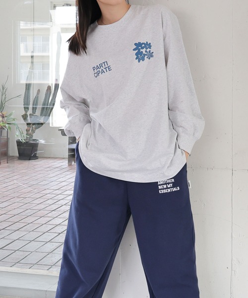 ANME（アンメ）の「前後ロゴ入りフラワープリント長袖Tシャツ（Tシャツ/カットソー・レディース・グレー系その他2/ホワイト系その他/グレー系その他/ホワイト系その他2・M/L）」の5枚目の写真