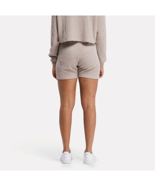 Reebok(リーボック)の「クラシック ワッフル ショーツ / CL WDE WAFFLE SHORT(その他パンツ・レディース・ブルーグレー/ブラック/ベージュ・LARGE/MEDIUM/SMALL/X-LARGE)」の13枚目の写真
