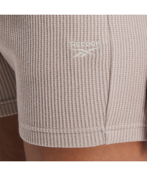 Reebok(リーボック)の「クラシック ワッフル ショーツ / CL WDE WAFFLE SHORT(その他パンツ・レディース・ブルーグレー/ブラック/ベージュ・LARGE/MEDIUM/SMALL/X-LARGE)」の15枚目の写真