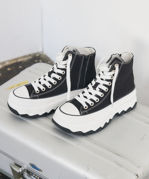 ENVYM（アンビー）の「キャンバスハイカットスニーカー（スニーカー・レディース・ブラック/ホワイト・24.5cm/23.5cm/22.5cm）」の5枚目の写真