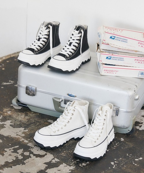 ENVYM（アンビー）の「キャンバスハイカットスニーカー（スニーカー・レディース・ブラック/ホワイト・24.5cm/23.5cm/22.5cm）」の11枚目の写真