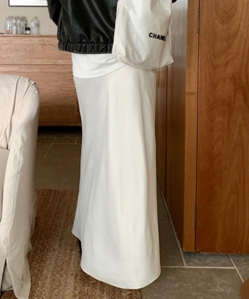 FREE STYLISTS（フリー スタイリスト）の「YUGA_YGMC サテン マーメイドロングスカート（スカート・レディース・ブラック/オフホワイト/シャンパン・FREE）」の17枚目の写真