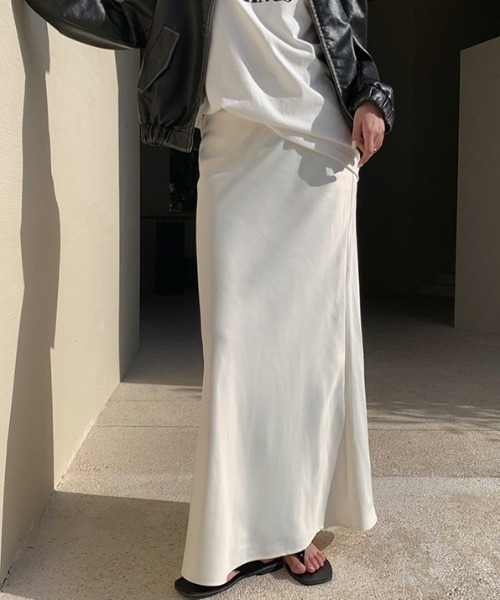 FREE STYLISTS（フリー スタイリスト）の「YUGA_YGMC サテン マーメイドロングスカート（スカート・レディース・ブラック/オフホワイト/シャンパン・FREE）」の14枚目の写真