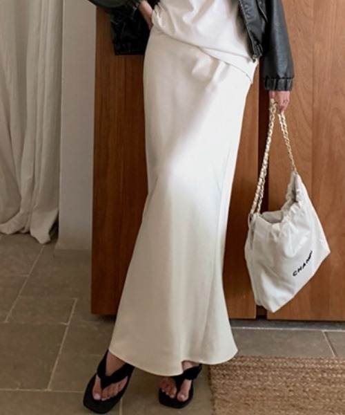 FREE STYLISTS（フリー スタイリスト）の「YUGA_YGMC サテン マーメイドロングスカート（スカート・レディース・ブラック/オフホワイト/シャンパン・FREE）」の15枚目の写真