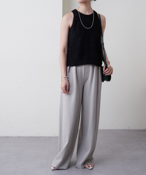 SHENERY（シーナリー）の「アメスリリバーシブルタンクトップ（シャツ/ブラウス・レディース・アイボリー/ブラック・FREE）」の5枚目の写真