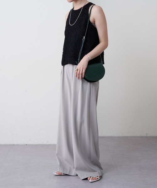 SHENERY（シーナリー）の「アメスリリバーシブルタンクトップ（シャツ/ブラウス・レディース・アイボリー/ブラック・FREE）」の6枚目の写真