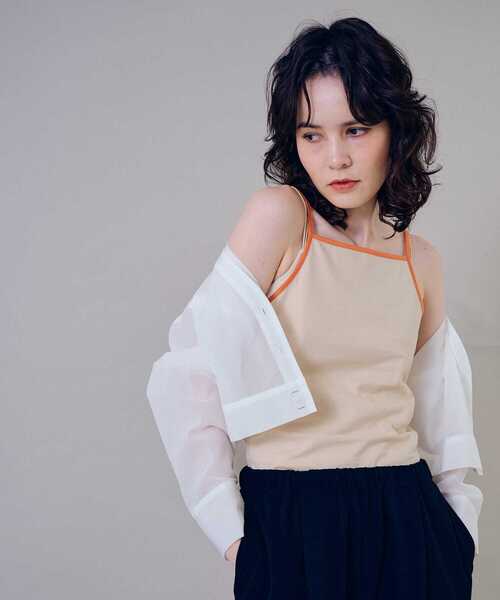 THE GOODLAND MARKET(ザグッドランドマーケット)の「cwtch ORGANIC CT BICOLOR CAMISOLE(キャミソール・レディース・オフホワイト/チャコールグレー/ベージュ・ONE)」の10枚目の写真