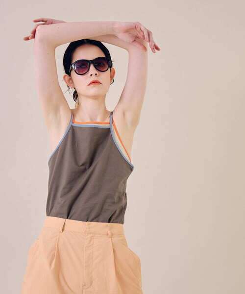 THE GOODLAND MARKET(ザグッドランドマーケット)の「cwtch ORGANIC CT BICOLOR CAMISOLE(キャミソール・レディース・オフホワイト/チャコールグレー/ベージュ・ONE)」の12枚目の写真