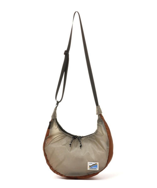 COBMASTER（コブマスター）の「【Cobmaster（コブマスター）×BAYFLOW】[使い勝手のいいサイズ感]バナナショルダー（ショルダーバッグ・レディース・ブラウン/ホワイト/ブラック・0）」の20枚目の写真