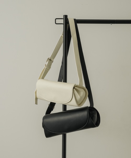 NEUNA（ヌナ）の「ミニマルレザーバッグ（ボディバッグ/ウエストポーチ