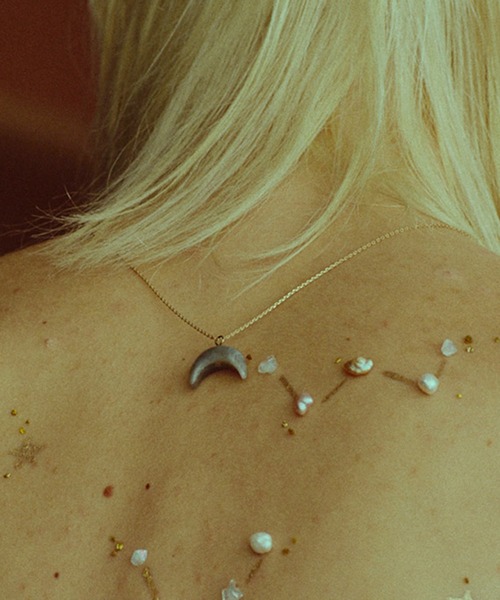 ANU（アヌ）の「moonlight necklace - ムーンライトネックレス（ネックレス・レディース・グレー/ブルー・FREE）」の9枚目の写真