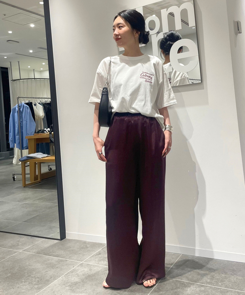 AP STUDIO（エーピーストゥディオ）の「サテンイージーパンツ（スラックス・レディース・レッド・36/38）」の2枚目の写真