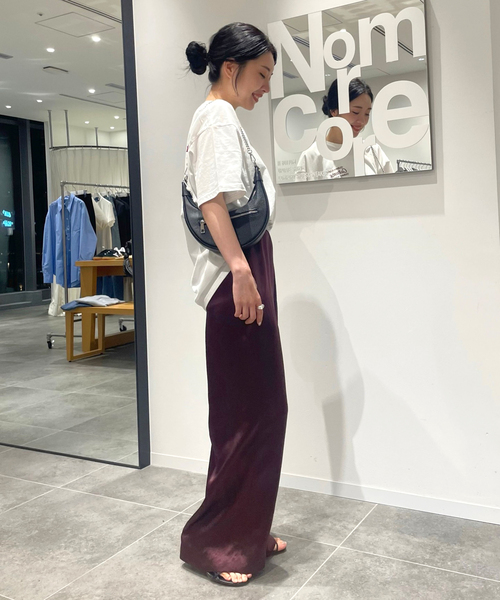 AP STUDIO（エーピーストゥディオ）の「サテンイージーパンツ（スラックス・レディース・レッド・36/38）」の3枚目の写真