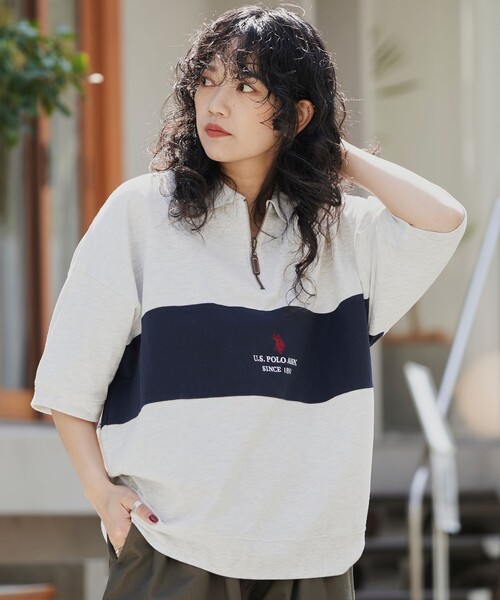 PUBLUX（パブリュクス）の「U.S. POLO ASSN./ユーエスポロアッスン 別注 ワンポイント刺繍 ハーフジップ切り替えTシャツ/ユニセックス(限定展開)（Tシャツ/カットソー・メンズ・ライトグレー/ブラック/ネイビー/グリーン/ブルー系その他/ブラック系その他/グレー系その他・SMALL/MEDIUM/LARGE）」の4枚目の写真