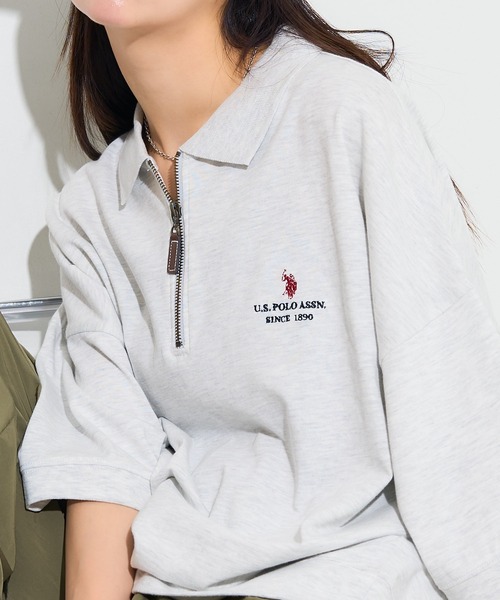 PUBLUX（パブリュクス）の「U.S. POLO ASSN./ユーエスポロアッスン 別注 ワンポイント刺繍 ハーフジップ切り替えTシャツ/ユニセックス(限定展開)（Tシャツ/カットソー・メンズ・ライトグレー/ブラック/ネイビー/グリーン/ブルー系その他/ブラック系その他/グレー系その他・SMALL/MEDIUM/LARGE）」の3枚目の写真