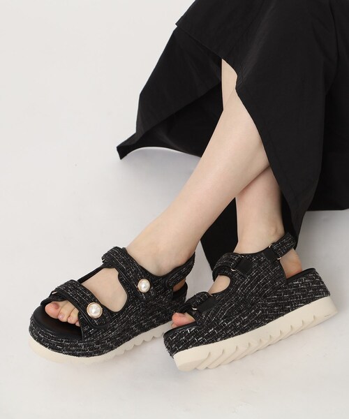 ESPERANZA(エスペランサ)の「ツイードパール調厚底スポーツサンダル 24SS(サンダル・レディース・ホワイト系3/ブラック系2/ピンク系7・S/M/L/LL)」の1枚目の写真