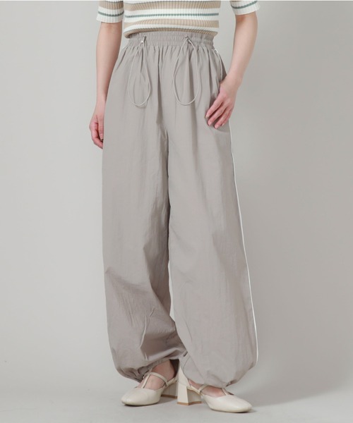 archives（アルシーヴ）の「サイドラインパラシュートパンツ（カーゴパンツ・レディース・アイボリー/ブラック/グレー・MEDIUM）」の18枚目の写真