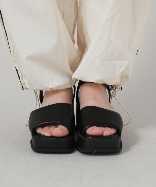 archives（アルシーヴ）の「サイドラインパラシュートパンツ（カーゴパンツ・レディース・アイボリー/ブラック/グレー・MEDIUM）」の11枚目の写真