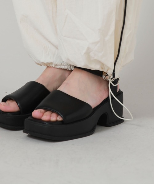 archives（アルシーヴ）の「サイドラインパラシュートパンツ（カーゴパンツ・レディース・アイボリー/ブラック/グレー・MEDIUM）」の4枚目の写真