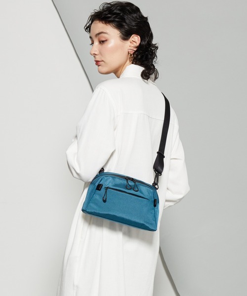 Y'SACCS(イザック)の「【大人のおしゃれ手帖5月号掲載】鶴田真由×Y'SACCS ラウンドショルダーバッグ(ショルダーバッグ・レディース・アイボリー/ブルー/ダークグレー・FREE)」の4枚目の写真
