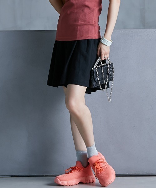 GEVS.（ジェイヴィス）の「＜大きいサイズ＞ レーヨン麻キュロットパンツ GEVS.（その他パンツ・レディース・ベージュ/ブラック・L/5L/4L/3L/LL）」の2枚目の写真