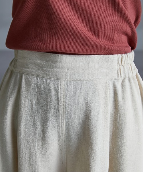 GEVS.（ジェイヴィス）の「＜大きいサイズ＞ レーヨン麻キュロットパンツ GEVS.（その他パンツ・レディース・ベージュ/ブラック・L/5L/4L/3L/LL）」の5枚目の写真