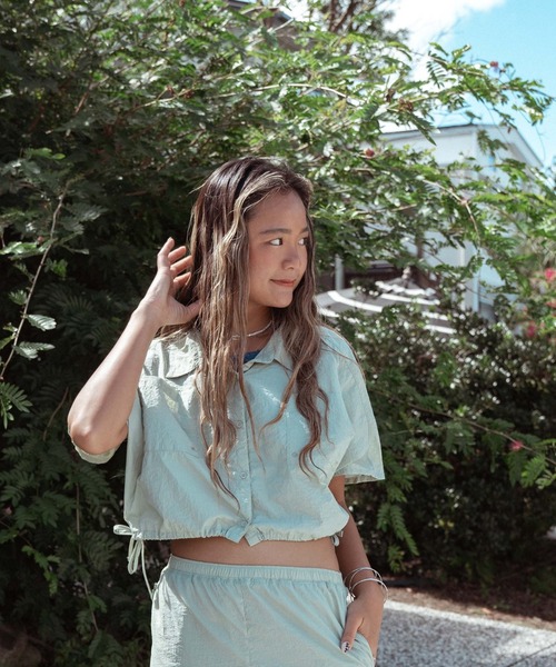 ROXY（ロキシー）の「MY OASIS SHIRT/ロキシードローコード付きショート丈半袖シャツ（シャツ/ブラウス・レディース・グリーン/ブラック/レッド・LARGE/SMALL/MEDIUM）」の18枚目の写真