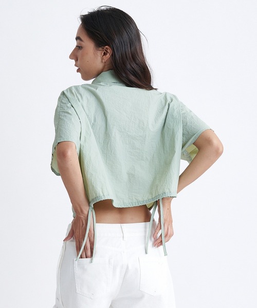 ROXY（ロキシー）の「MY OASIS SHIRT/ロキシードローコード付きショート丈半袖シャツ（シャツ/ブラウス・レディース・グリーン/ブラック/レッド・LARGE/SMALL/MEDIUM）」の6枚目の写真