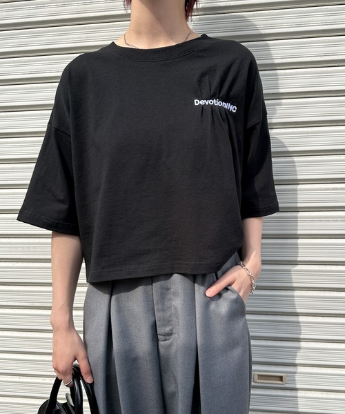select MOCA(セレクトモカ)の「タック刺繍ロゴTシャツ(Tシャツ/カットソー・レディース・ブラック/オフホワイト・MEDIUM/SMALL)」の19枚目の写真