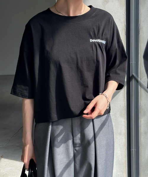 select MOCA(セレクトモカ)の「タック刺繍ロゴTシャツ(Tシャツ/カットソー・レディース・ブラック/オフホワイト・MEDIUM/SMALL)」の18枚目の写真