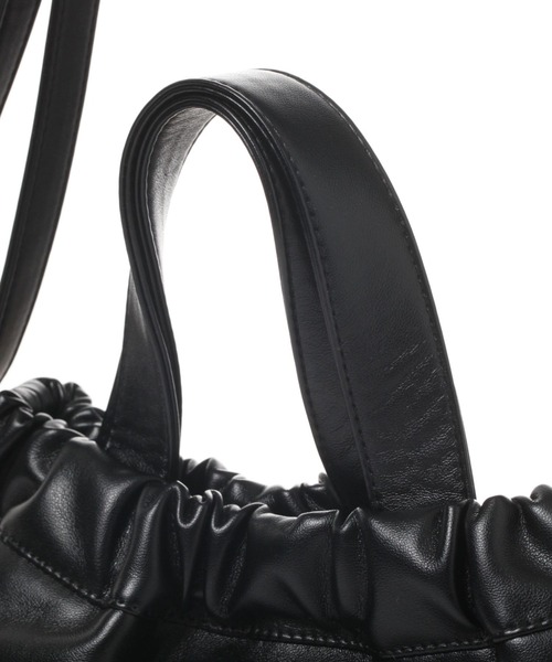 LAKOLE（ラコレ）の「クチギャザー2WAYショルダーバッグ / 116064（ショルダーバッグ・レディース・ブラック/アイボリー/シルバー/モカ・FREE）」の13枚目の写真