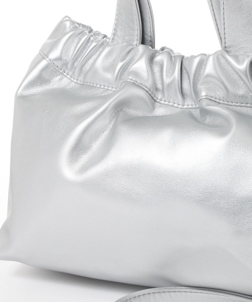 LAKOLE（ラコレ）の「クチギャザー2WAYショルダーバッグ / 116064（ショルダーバッグ・レディース・ブラック/アイボリー/シルバー/モカ・FREE）」の21枚目の写真