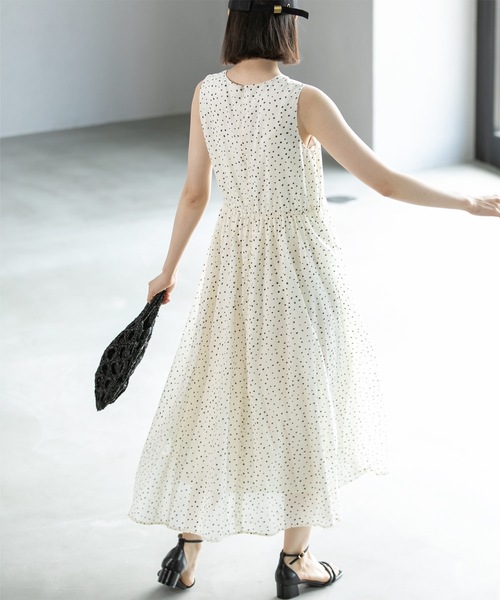 OPAQUE.CLIP（オペークドットクリップ）の「◆《美人百花掲載》フィット＆フレアドレス オーガニックコットン混【洗濯機洗い可】（ワンピース・レディース・ブラック/ホワイト系8/グリーン系その他2/パープル・38/42/40）」の21枚目の写真