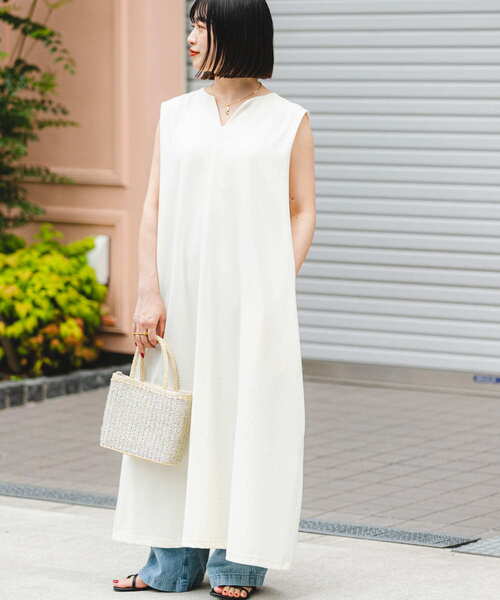 ITEMS URBANRESEARCH（アイテムズ アーバンリサーチ）の「カットミラノノースリーブワンピース（ワンピース・レディース・ブラウン系その他/ブラック/オフホワイト・FREE）」の2枚目の写真