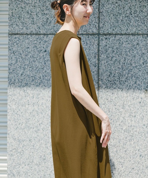 ITEMS URBANRESEARCH（アイテムズ アーバンリサーチ）の「カットミラノノースリーブワンピース（ワンピース・レディース・ブラウン系その他/ブラック/オフホワイト・FREE）」の20枚目の写真