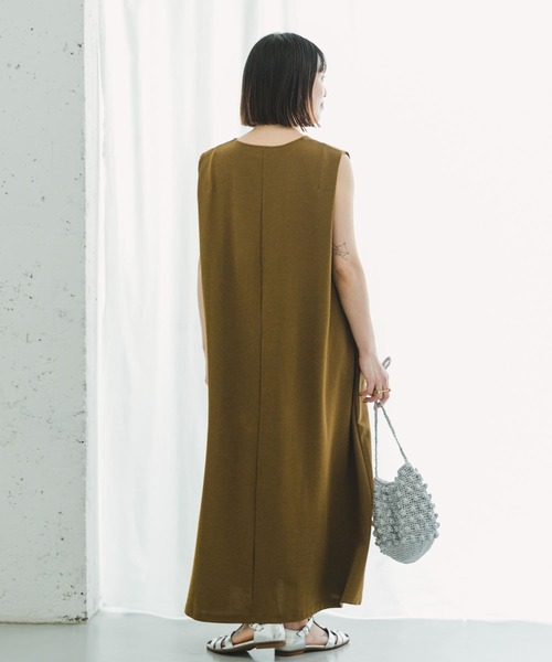 ITEMS URBANRESEARCH（アイテムズ アーバンリサーチ）の「カットミラノノースリーブワンピース（ワンピース・レディース・ブラウン系その他/ブラック/オフホワイト・FREE）」の15枚目の写真