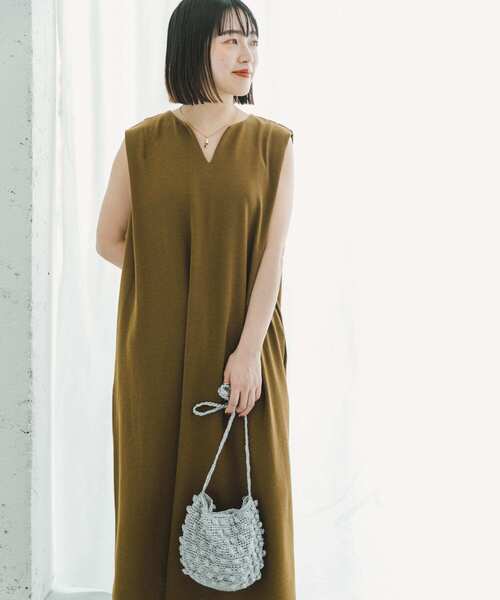 ITEMS URBANRESEARCH（アイテムズ アーバンリサーチ）の「カットミラノノースリーブワンピース（ワンピース・レディース・ブラウン系その他/ブラック/オフホワイト・FREE）」の18枚目の写真