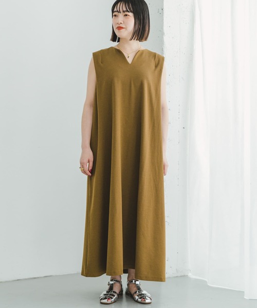 ITEMS URBANRESEARCH（アイテムズ アーバンリサーチ）の「カットミラノノースリーブワンピース（ワンピース・レディース・ブラウン系その他/ブラック/オフホワイト・FREE）」の7枚目の写真