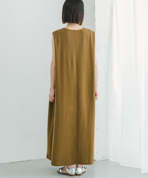 ITEMS URBANRESEARCH（アイテムズ アーバンリサーチ）の「カットミラノノースリーブワンピース（ワンピース・レディース・ブラウン系その他/ブラック/オフホワイト・FREE）」の9枚目の写真