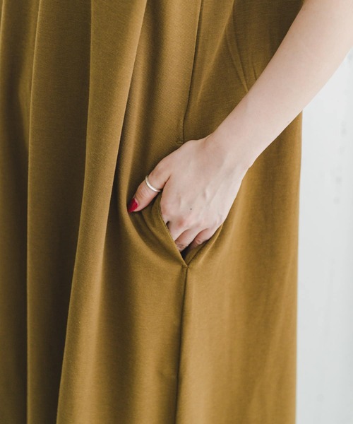 ITEMS URBANRESEARCH（アイテムズ アーバンリサーチ）の「カットミラノノースリーブワンピース（ワンピース・レディース・ブラウン系その他/ブラック/オフホワイト・FREE）」の12枚目の写真