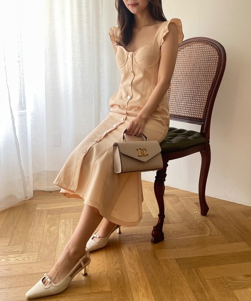ME COUTURE(ミークチュール)の「ブライトジャカードレディワンピース(ワンピース・レディース・コーラル/ベージュ/ブラック・1/0)」の1枚目の写真