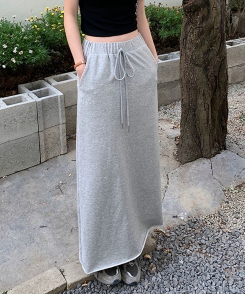 LADY LIKE(レディライク)の「カットオフヘムデザインスウェットロングスカート(スカート・レディース・ブラック/グレー・M)」の3枚目の写真