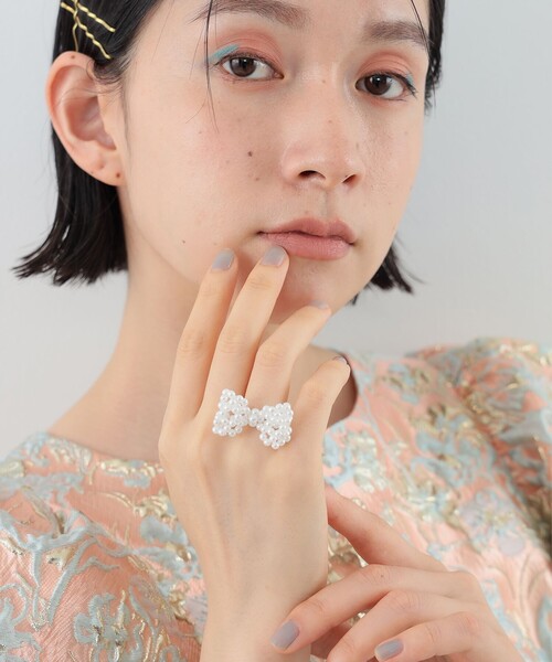 CAROLINA GLASER（カロリナ グレイサー）の「パールリボン リング（リング・レディース・ホワイト・ONE SIZE）」の5枚目の写真