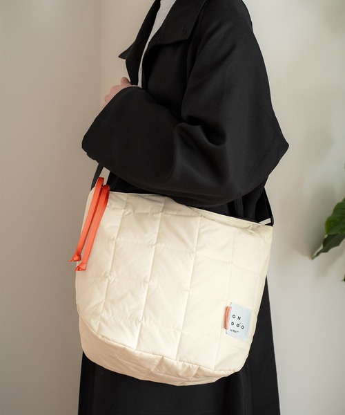 Wpc.(ダブリュピーシー)の「ONDOO キルティングショルダーバッグ Wpc.(ショルダーバッグ・レディース・ブラック/オフホワイト/グレー/ベージュ・FREE)」の8枚目の写真