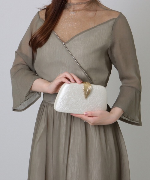 Lace Ladies（レースレディース）の「リーフモチーフ付き コンパクト 2WAY チェーン ショルダー バッグ（クラッチバッグ・レディース・アイボリー/ブラック・FREE）」の14枚目の写真