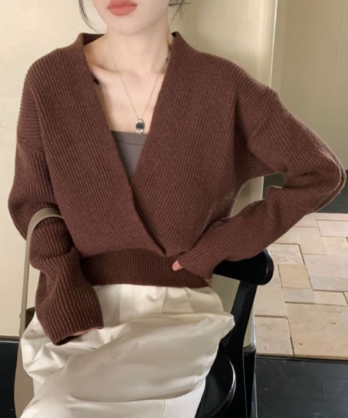 ABITOKYO(アビトーキョー)の「2024AW新作 カシュクールニットプルオーバー(ニット/セーター・レディース・カーキ/ブラック/アイボリー/モカ/グリーン/ブルー/グレー/ブラウン・FREE)」の4枚目の写真