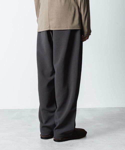 ATTACHMENT（アタッチメント）の「PE ストレッチダブルクロス ベルテッド ワイドテーパードトラウザーズ / PE STRETCH DOUBLE CLOTH BELTED WIDE TAPERD TROUSERS（スラックス・メンズ・ブラック/ライトグレー系/グレー系・1/2/3）」の12枚目の写真