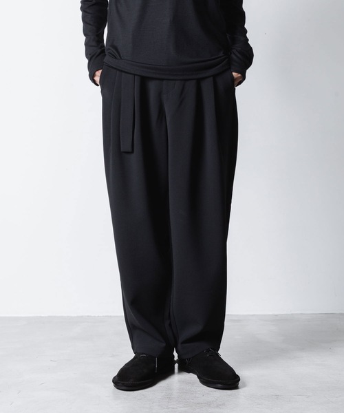 ATTACHMENT（アタッチメント）の「PE ストレッチダブルクロス ベルテッド ワイドテーパードトラウザーズ / PE STRETCH DOUBLE CLOTH BELTED WIDE TAPERD TROUSERS（スラックス・メンズ・ブラック/ライトグレー系/グレー系・1/2/3）」の17枚目の写真