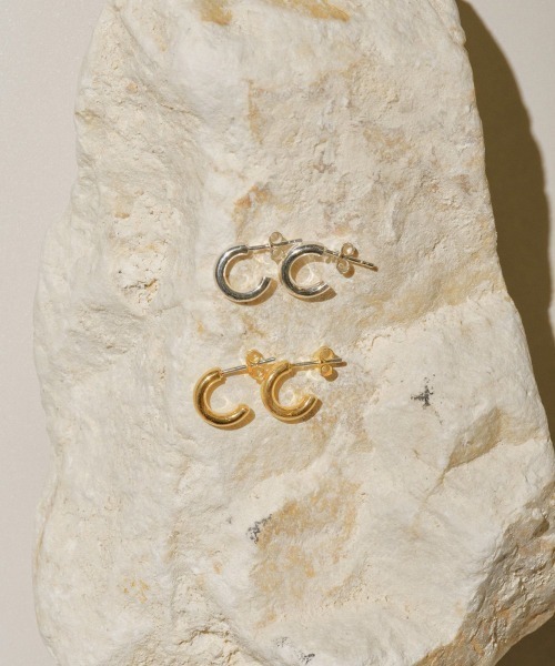 TODAYFUL(トゥデイフル)の「TODAYFUL Compact Hoop Pierce コンパクトフープピアス/12490907(ピアス(両耳用)・レディース・ゴールド/シルバー・ONE SIZE)」の6枚目の写真