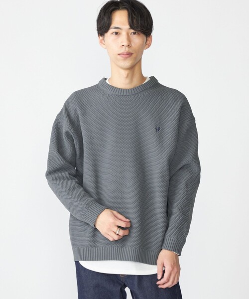 SHIPS（シップス）の「【WEB限定】SHIPS: ワンポイントロゴ ビッグシルエット レイヤード ニット（ニット+ロンT）（ニット/セーター・メンズ・ブラック/チャコールグレー/ベージュ/ネイビー・SMALL/MEDIUM/LARGE/X-LARGE）」の3枚目の写真